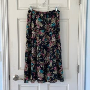 Adorable Liz Baker Lined Floral Skirt - Flows gracefully from Elastic Waist!